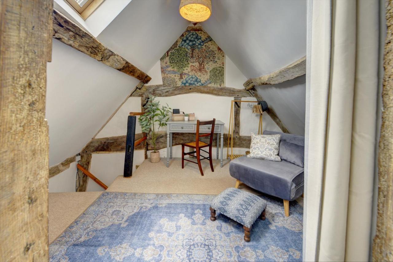 Loft Cottage: Tudor Retreat Near Stratford-Upon-Avon Exterior photo